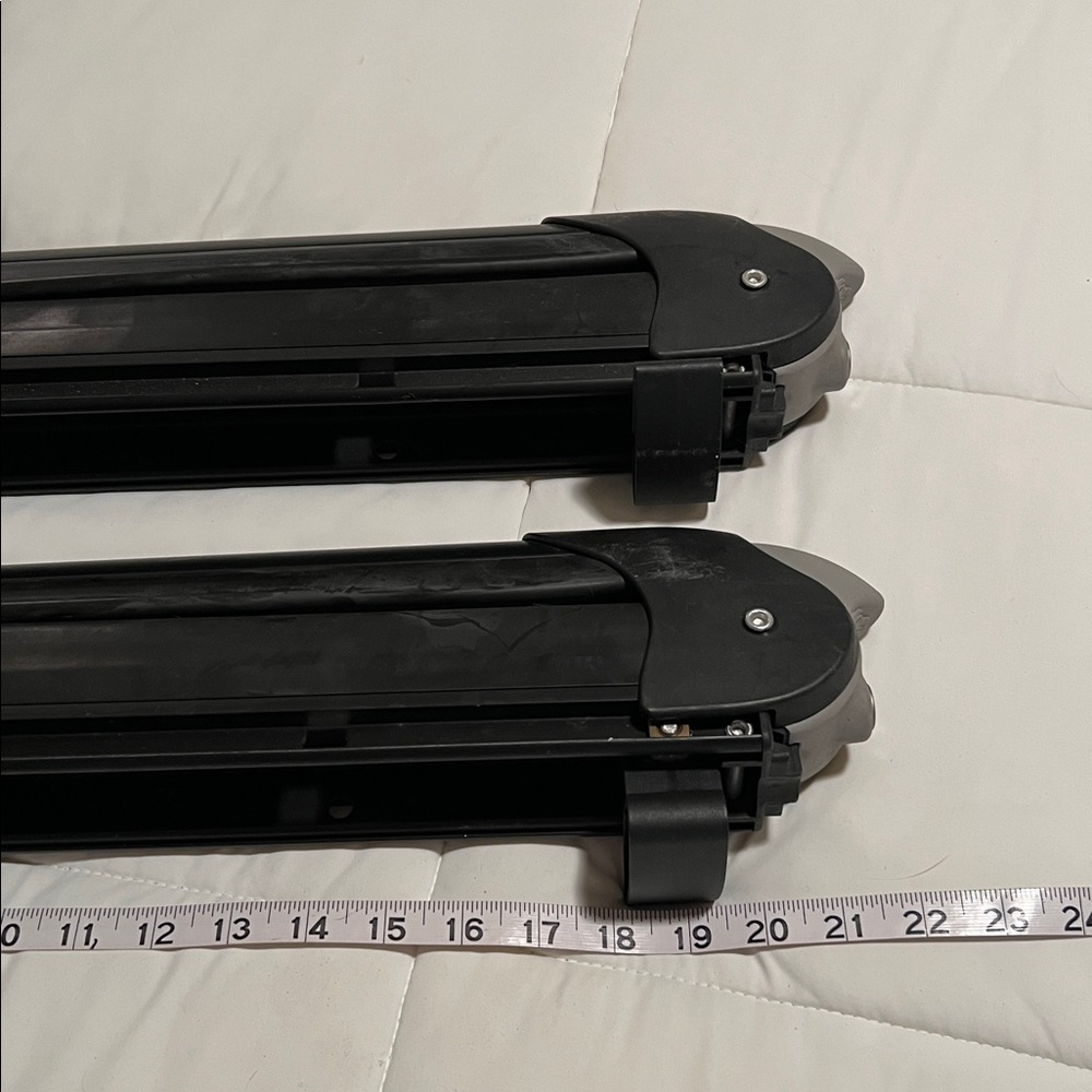 Pair of Yakima Roof Racks for Skis / Snowboard - Picture 5 of 5